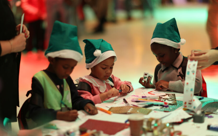 600 kinderen stappen een winterse ArenA-droomwereld binnen