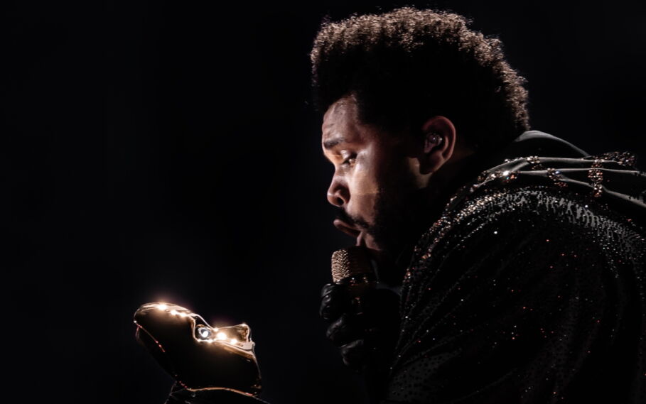 The Weeknd neemt het podium van de Johan Cruijff ArenA